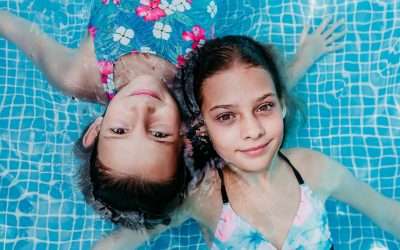 Otitis en verano: consejos para proteger los oídos en playas y piscinas